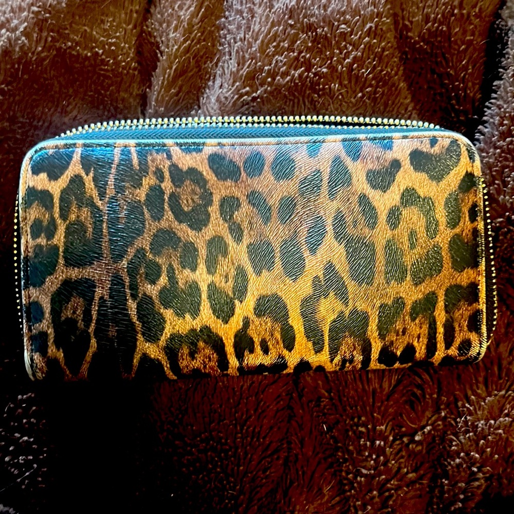 Leopard zipper wallet
